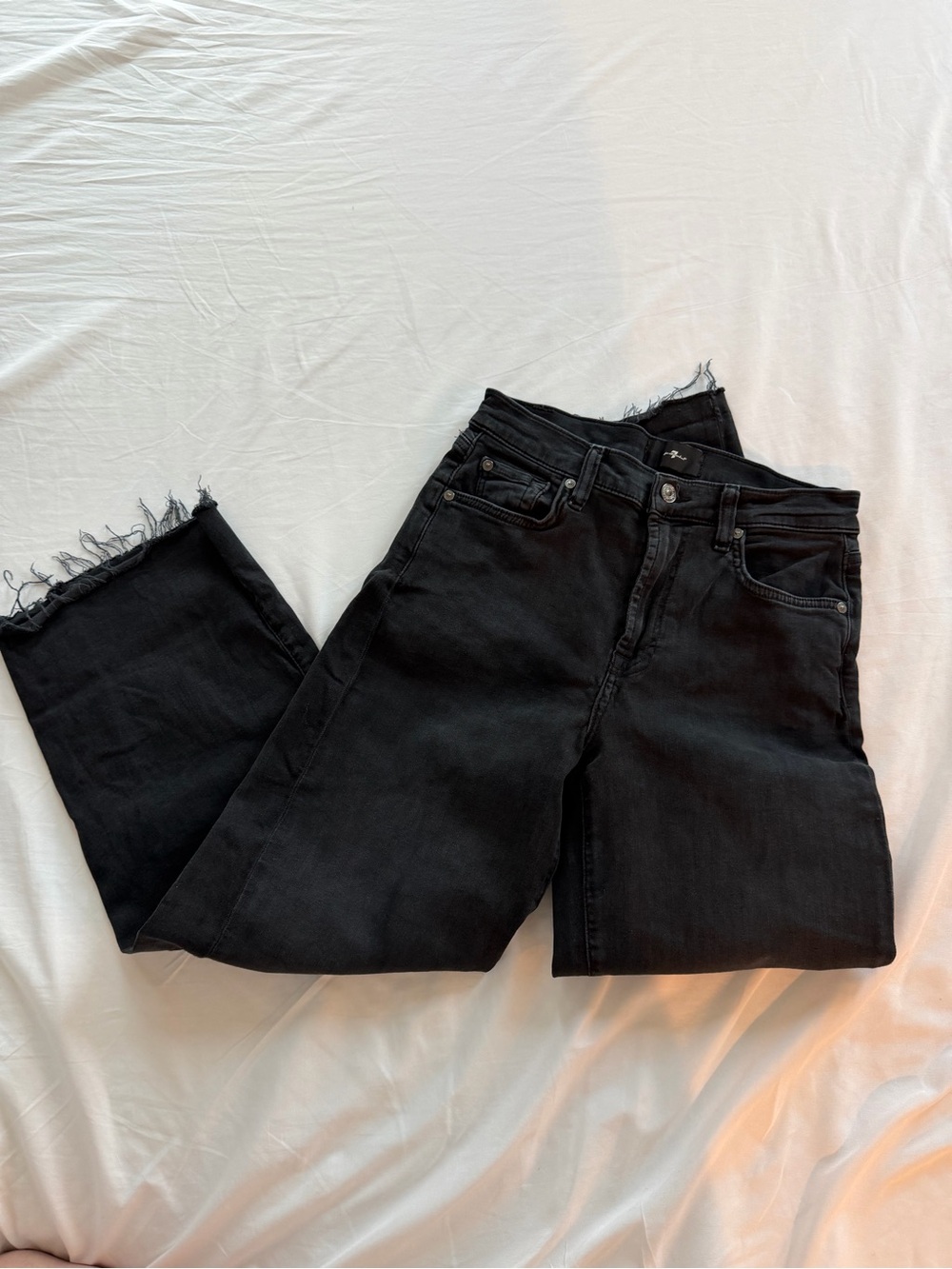 7 For All Mankind Cropped Alexa Jeans in Black